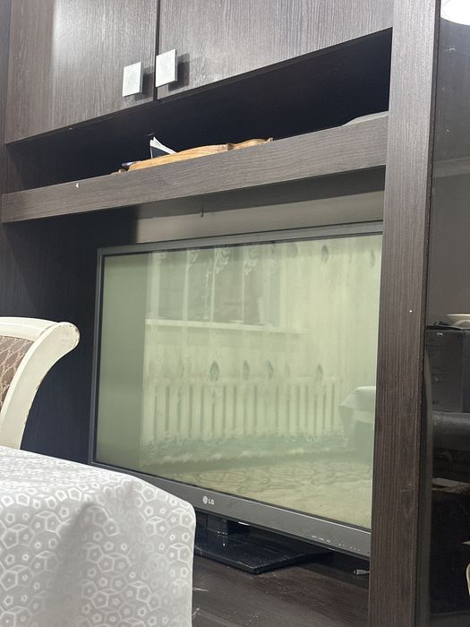 телевизор в отлично состояний