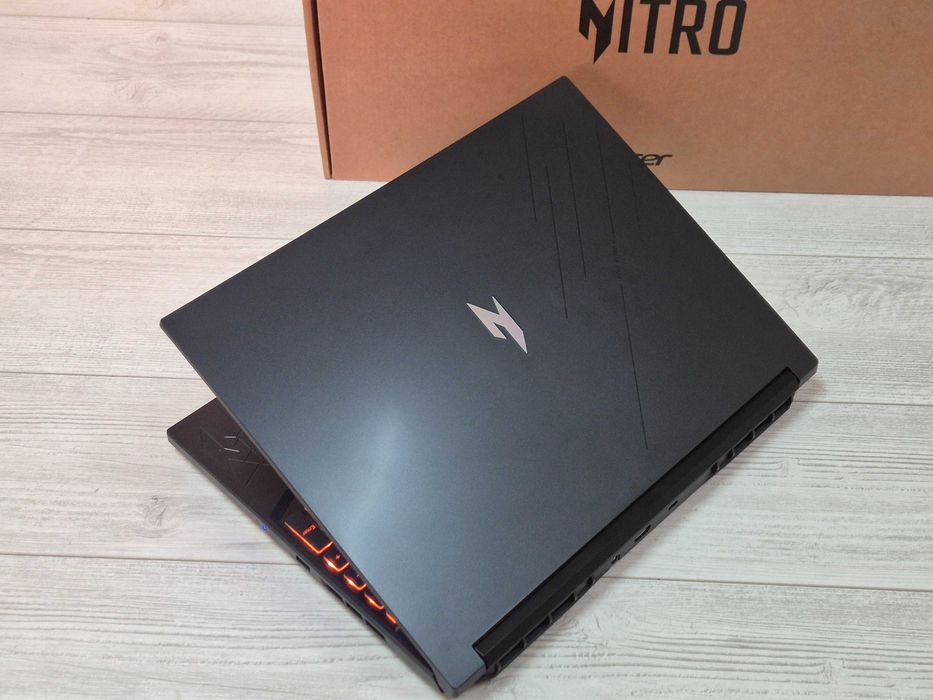 НОВ i7-14650H|RTX4060|32RAM|1TB SSD|WUXGA IPS 180Hz acer nitro лаптоп