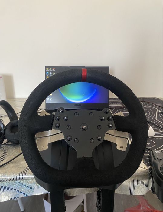 Продаётся игравой руль Артплейс в1200 про