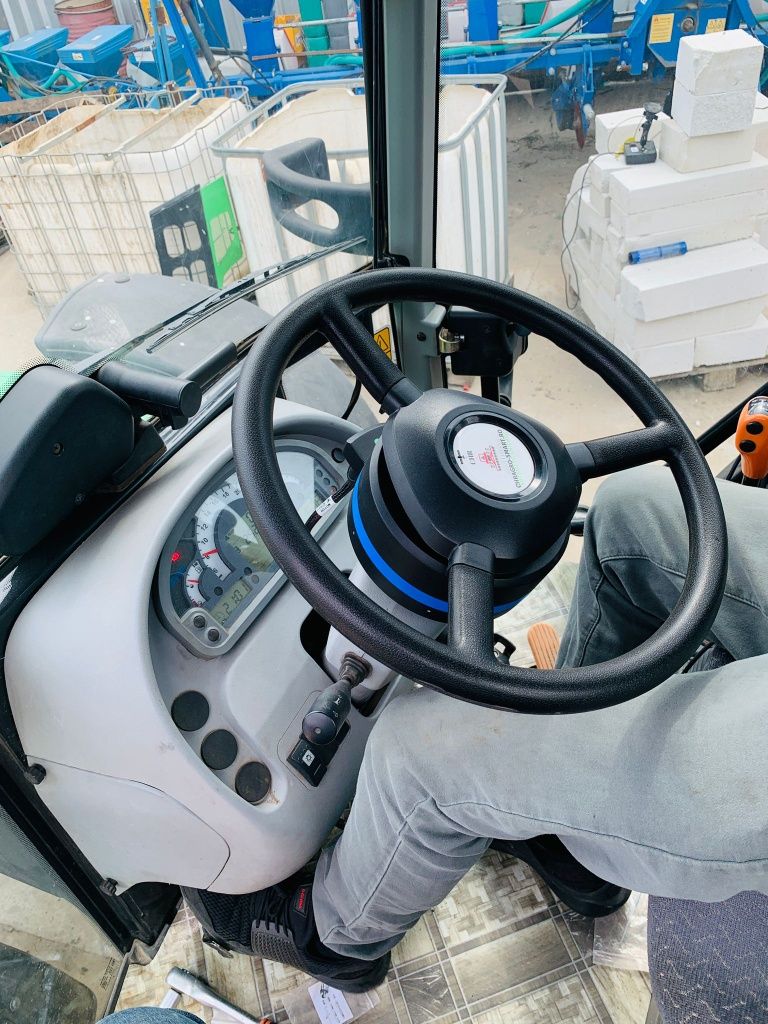 Sistem ghidare automată cu precizie de 2.5 cm GPS Tractor.