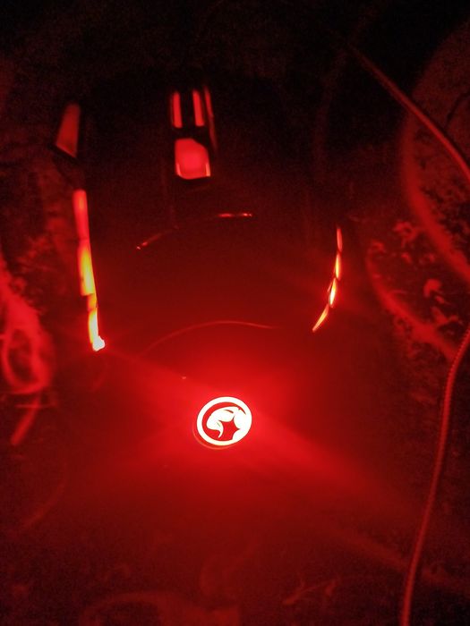 Vînd maus de gaming perfect funcțional preț 100 lei