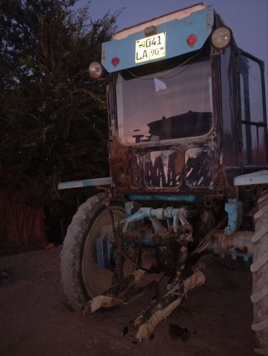 Traxtir T28 sotiladi narxi 18 mln yurib duribdi