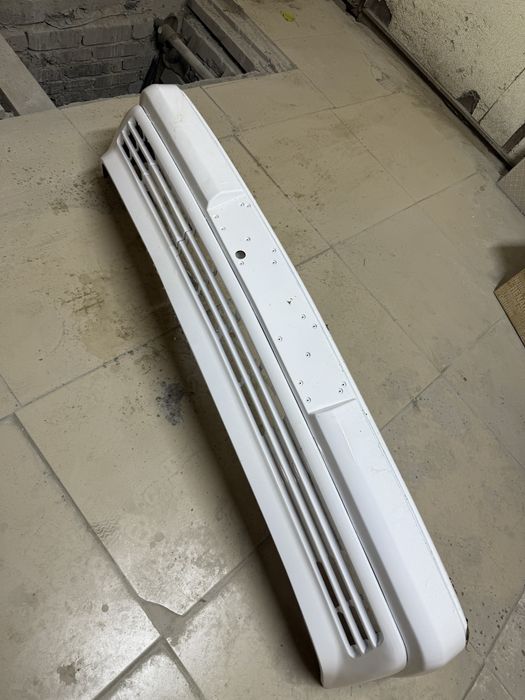 Бампер передний на мерс 124