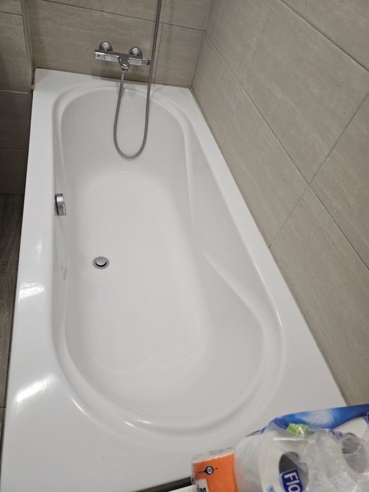 Cadă 180x80x63, stare foarte buna, măști incluse