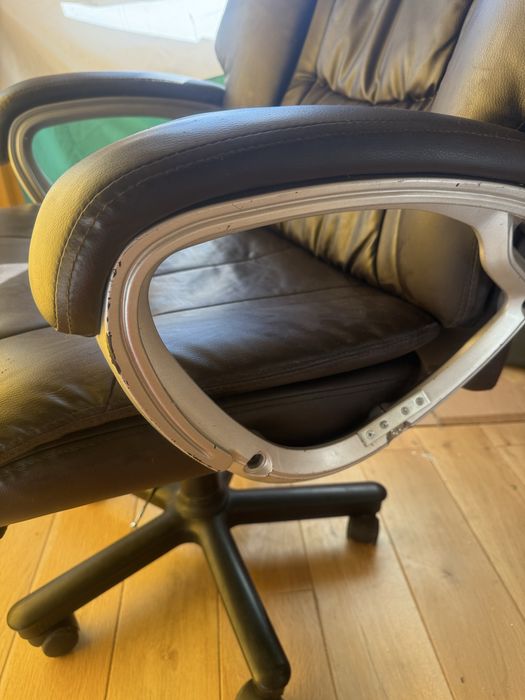 Директорски стол