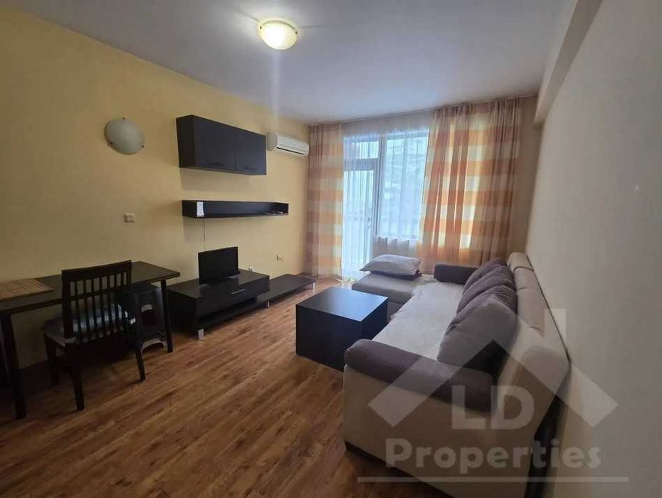 Двустаен апартамент в комплекс на втора линия от морето в р-н Кабакум