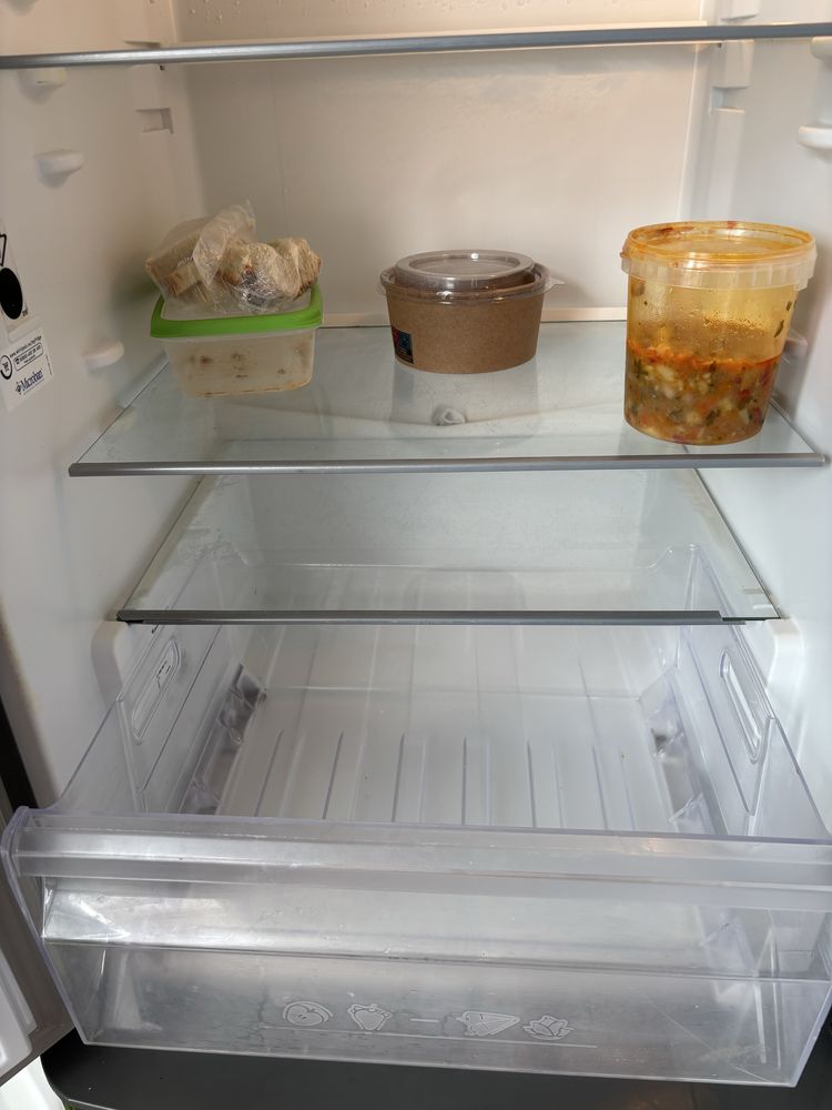 Frigider Whirlpool, inox, congelator 3 sertare, frigider spațios