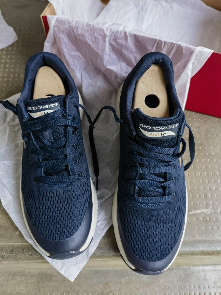 Adidasi bărbați skechers arch fit mărimea 41