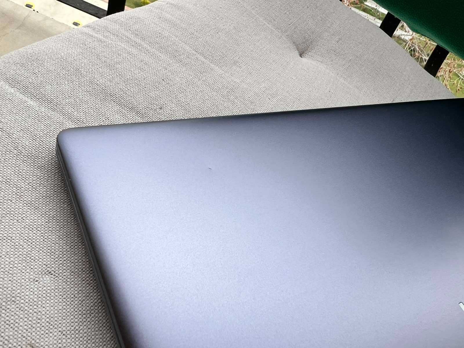 Laptop Huawei MateBook 14 ultraportabil, AMD Ryzen5, 16gb RAM, 512SSD