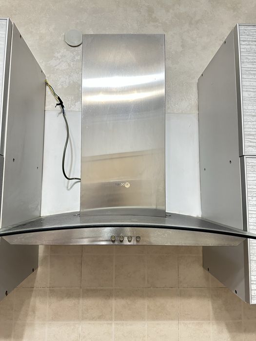 Вытяжка в отличном состоянии!