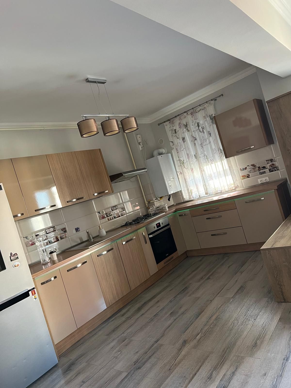 Apartament 2 camere zona Coresi