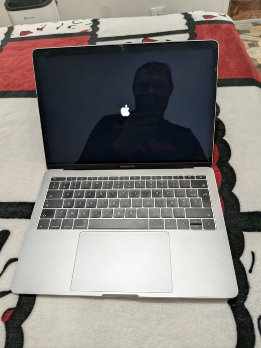 Laptop Macbook A1708 256 ssd,