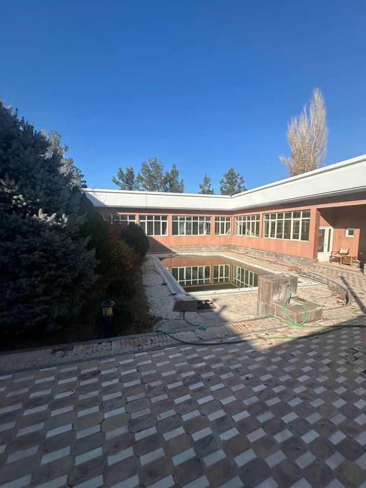 Xovli sotiladi Medgradok