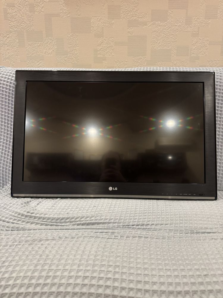 Продаю телевизор LG 32CS460 б/у не смарт