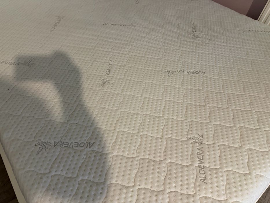 Pat Alb 180 cm x 2 m+ Saltea 180