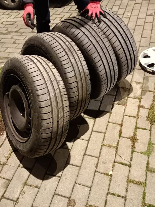 Vând anvelope vară GOODYEAR 195/65 R15" 900lei
