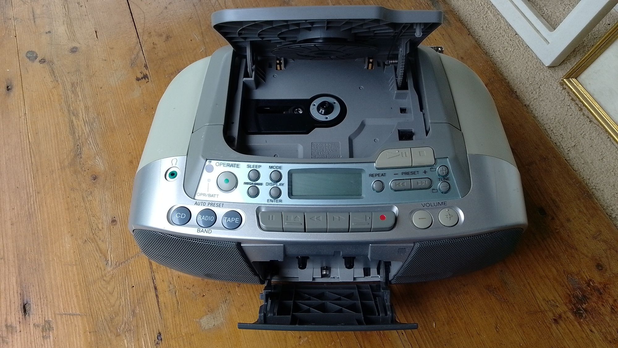 SONY Radio CD MP3 player portabil Premium