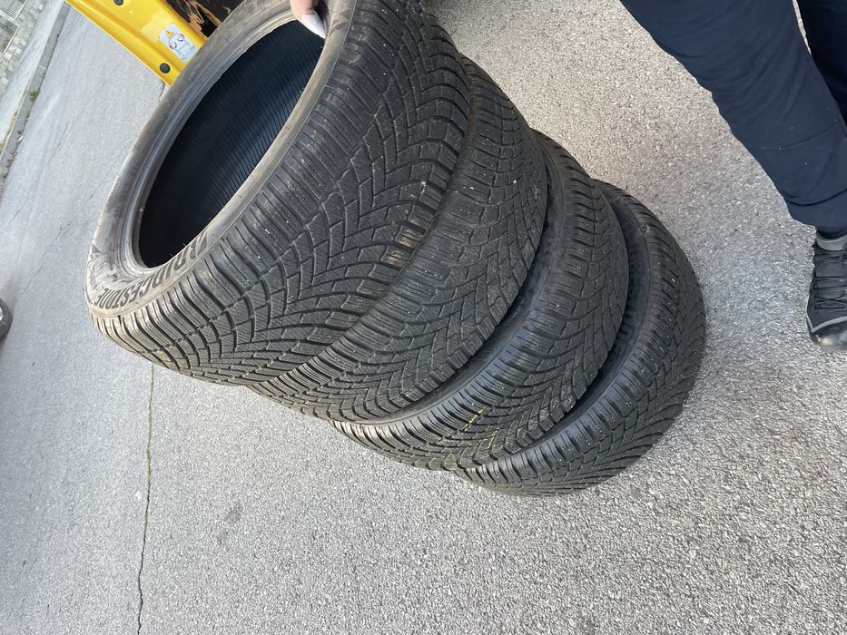 Bridgestone 235/55/19