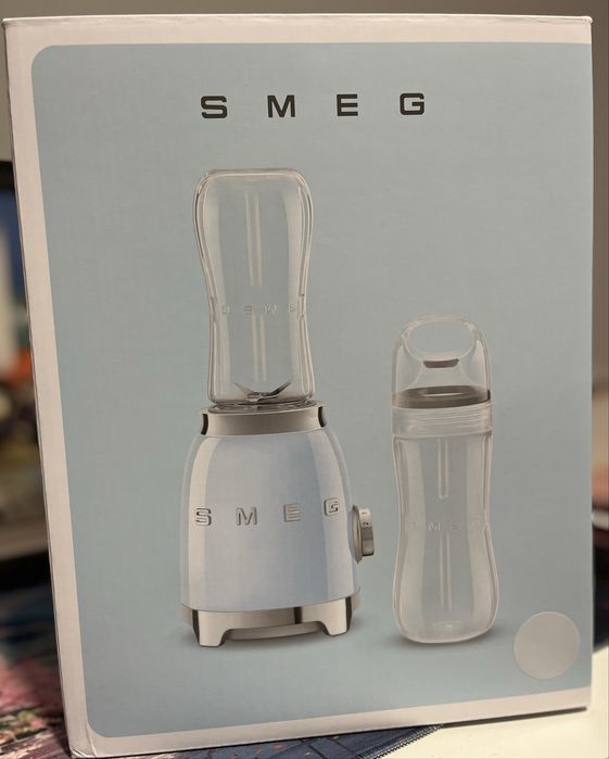 Blender SMEG cu sticla portabila