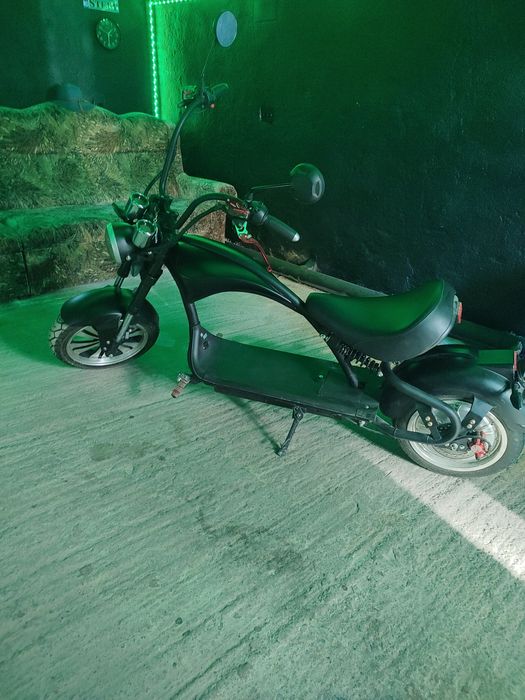 Scuter electric chopper 1500W 12Ah Lithium autonomie 20-50km 25km/h