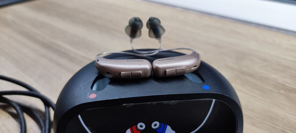 Aparat auditiv Oticon More1 cu Oticon mini Rite R