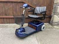Scuter carut electric pentru persoane handicap batrani BATERII NOI