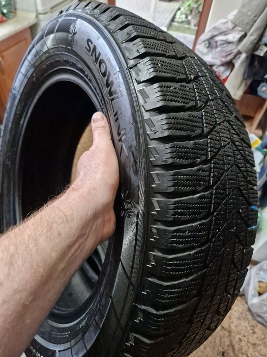 Комплект зимних шин 235/60R18