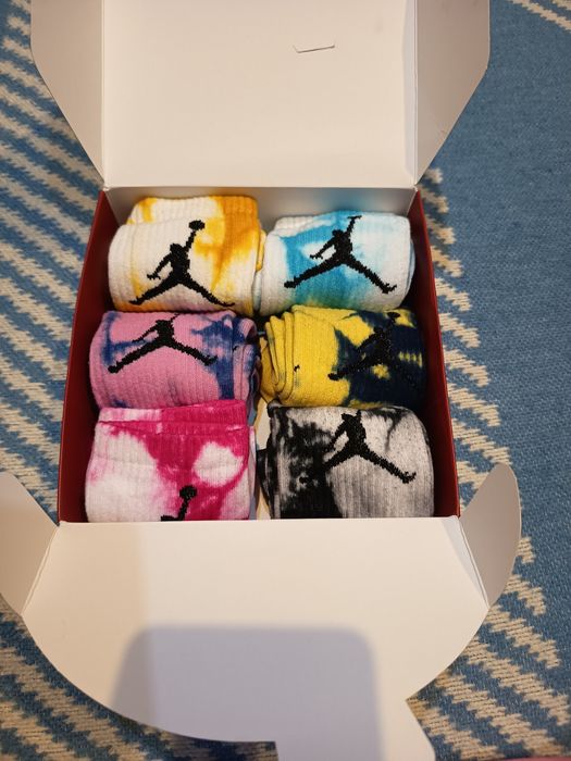 Șosete lungi colorate Jordan și adidas