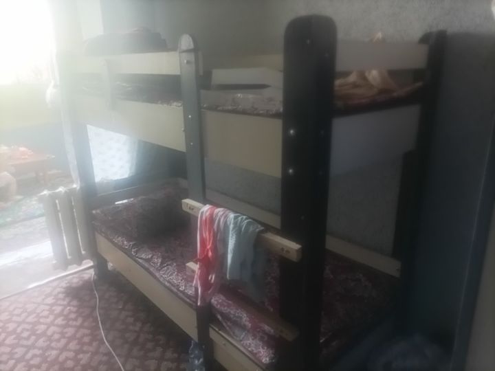 2 etajli kravat bor 4 ta bor