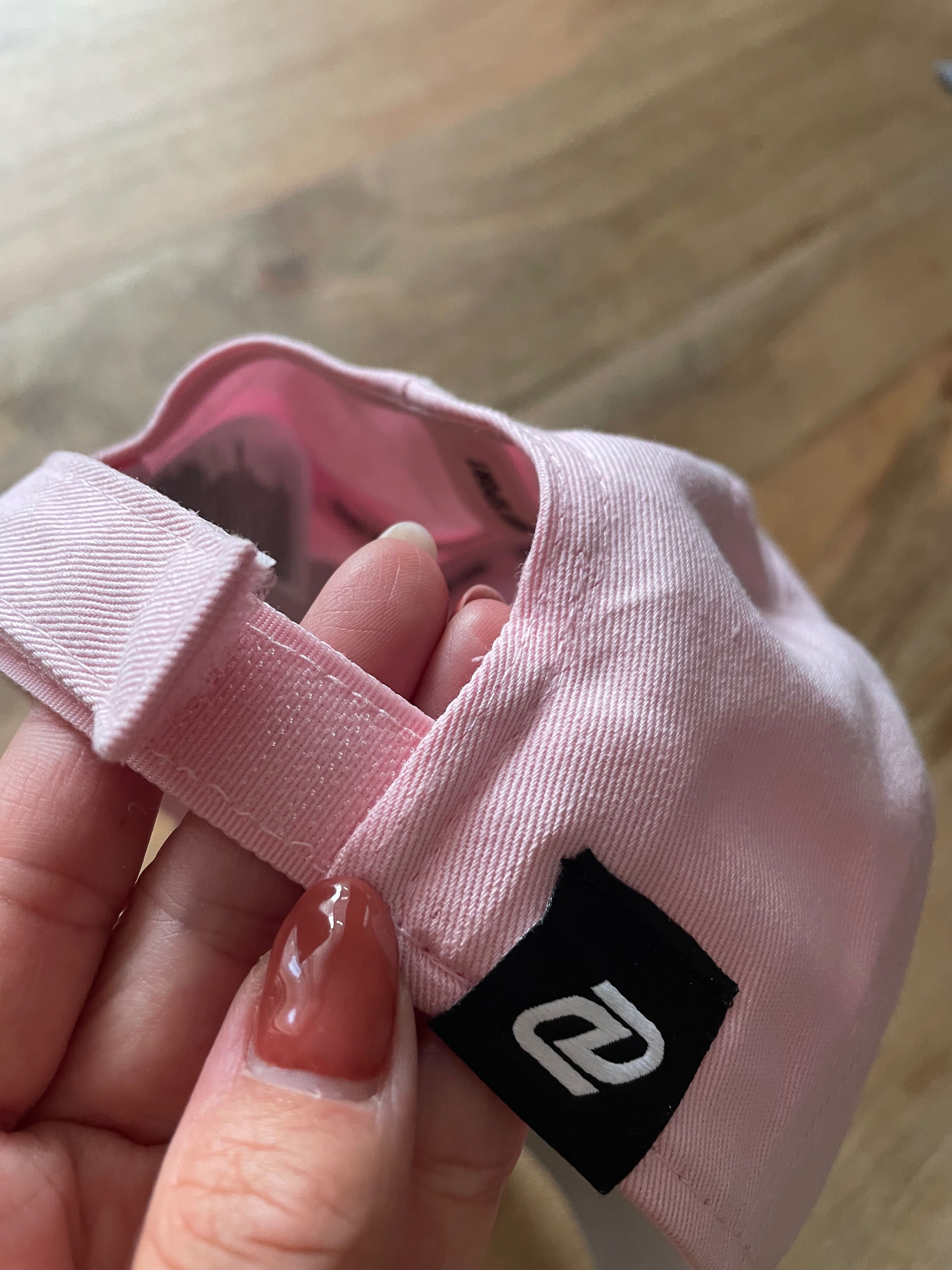 Дамска шапка DKNY