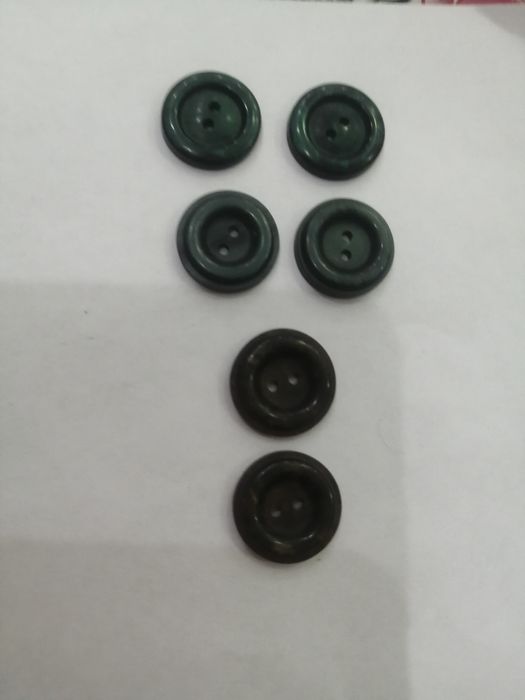 Продам пуговицы для костюма