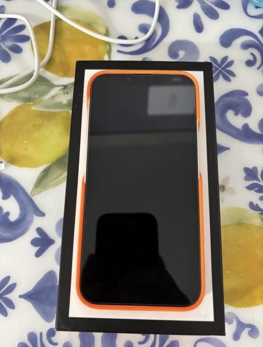 iphone 14 de culoare albă 128gb 84 %.