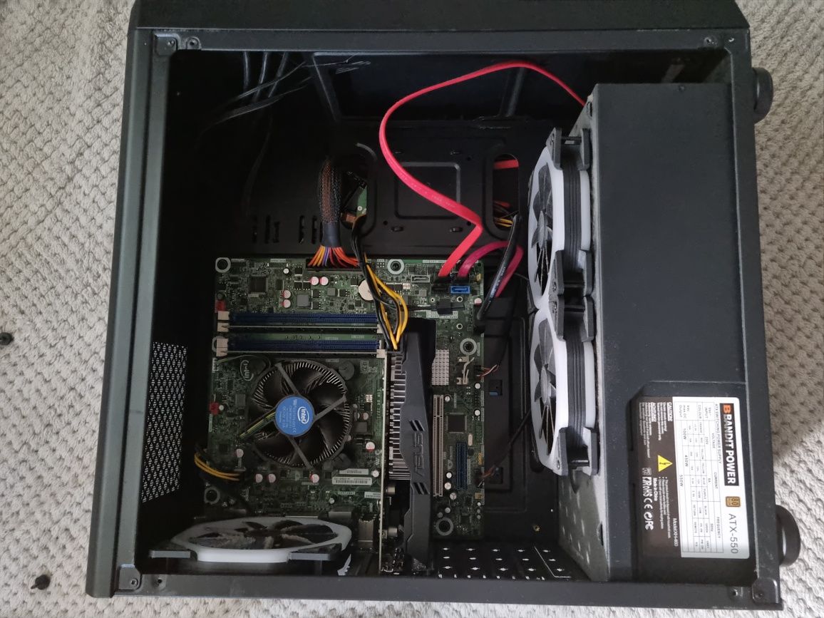 Vand pc i7 generatia a 2 a