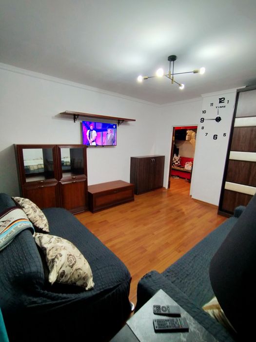 2ух.ком. 70кв.м. Тлендиева 15/1 4 эт. 300 с ком.услугамии