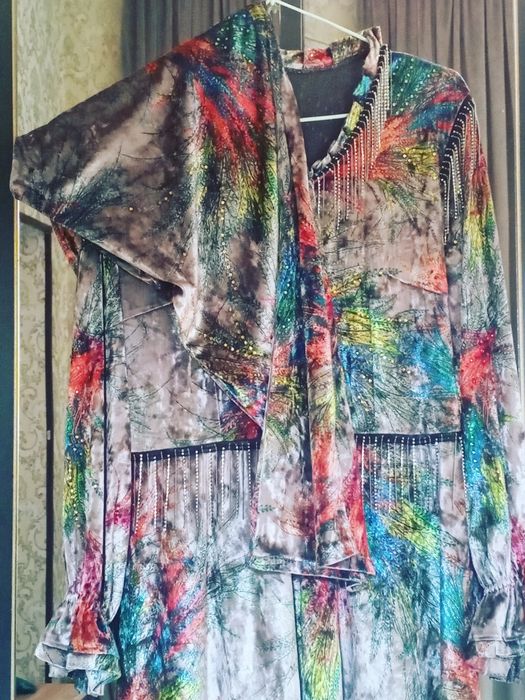 Chiroyli vilur divoyka — kulrang asosda jozibali detallar bilan!