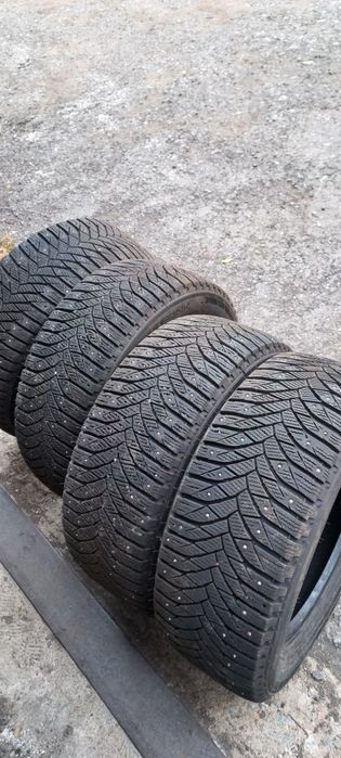 Резина в отличном состоянии проездил одну зиму