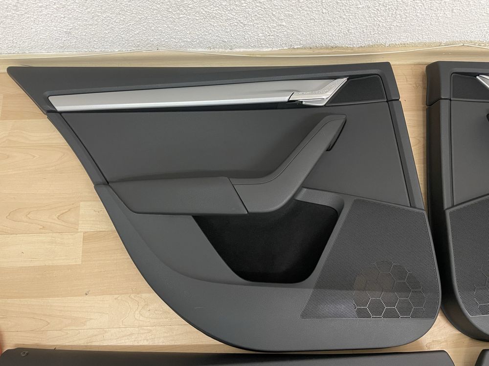 Интериорни кори за Skoda Octavia 3