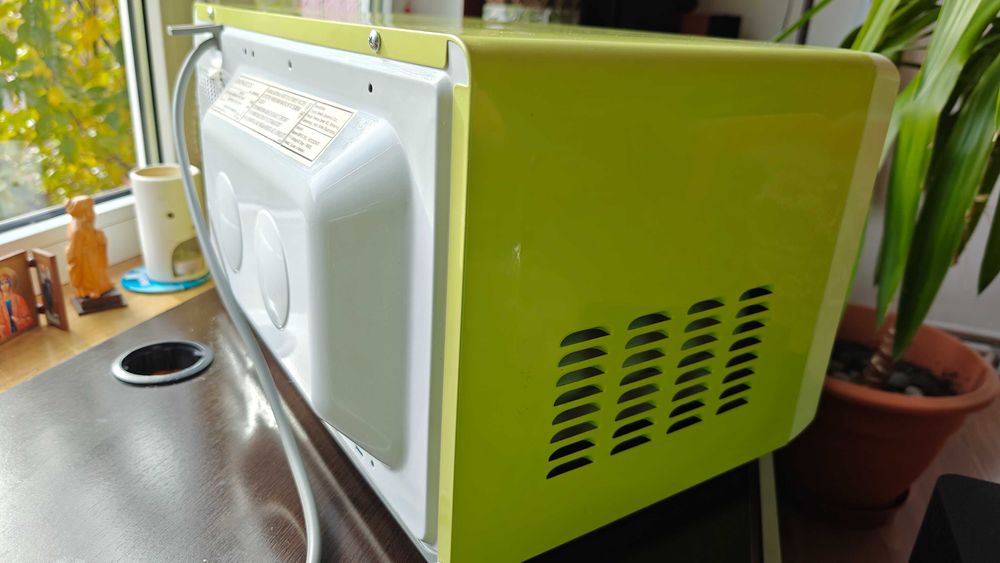 Daewoo Cuptor cu microunde impecabil