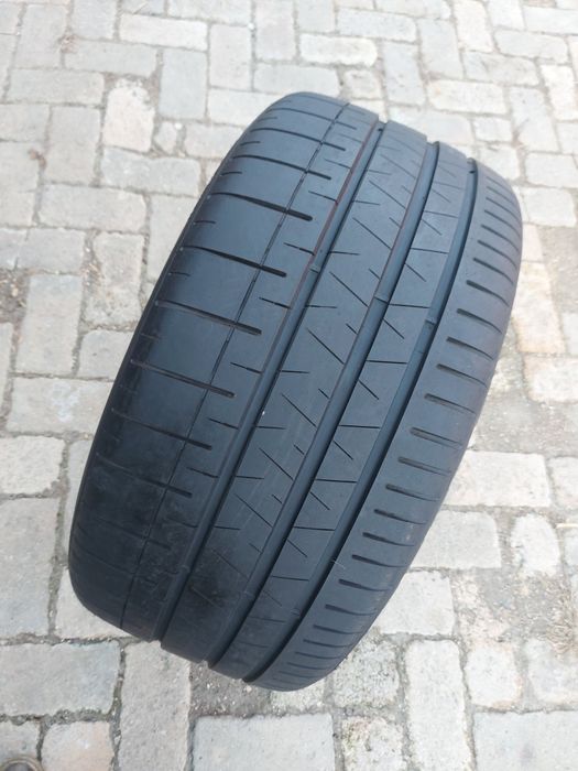 O bucată 325/295 40/35 R22 vară - una Michelin Pirelli
