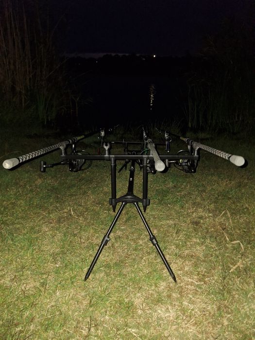 Vând 3 lansete delhpin partisan 250 bucata