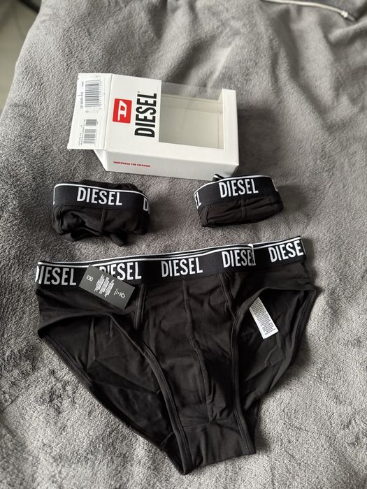 Diesel set 3 chiloti culoare neagra marimea L noi originali