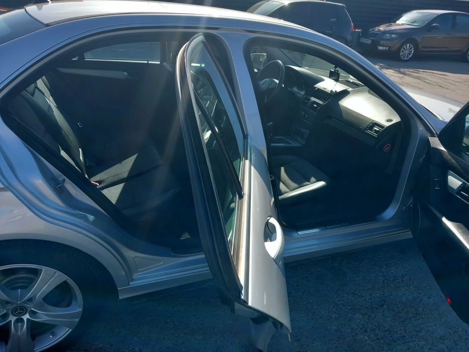 Mercedes Benz C220