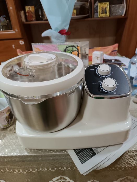 Продам тестомес MixPro белый,  новый