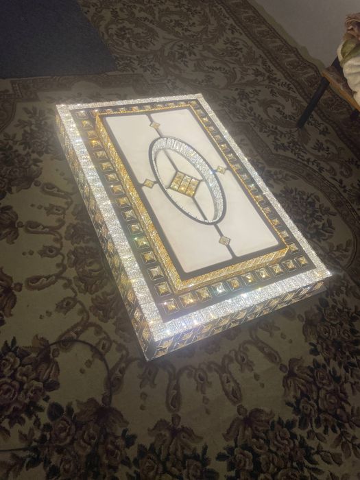 Holati: juda yaxshi, deyarli yangi