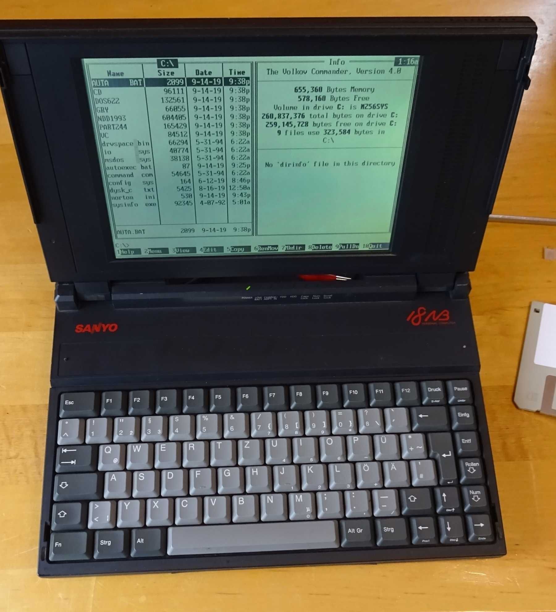 Laptop de colectie - Sanyo MBC-18nl8 - 1991 - functional perfect