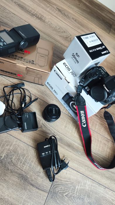 Canon EOS 70D + obiectiv Canon EF 50mm F1.8 STM + BLIȚ Yongnuo