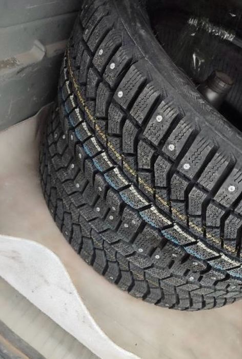 Продам шины шипованные почти новая, в отличном состоянии