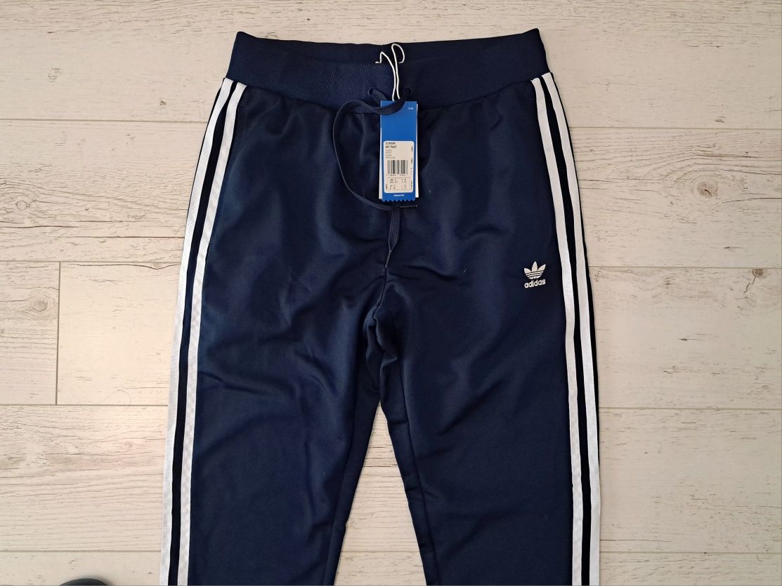 Adidas-Ориг. Дамско долнище Ново!!!