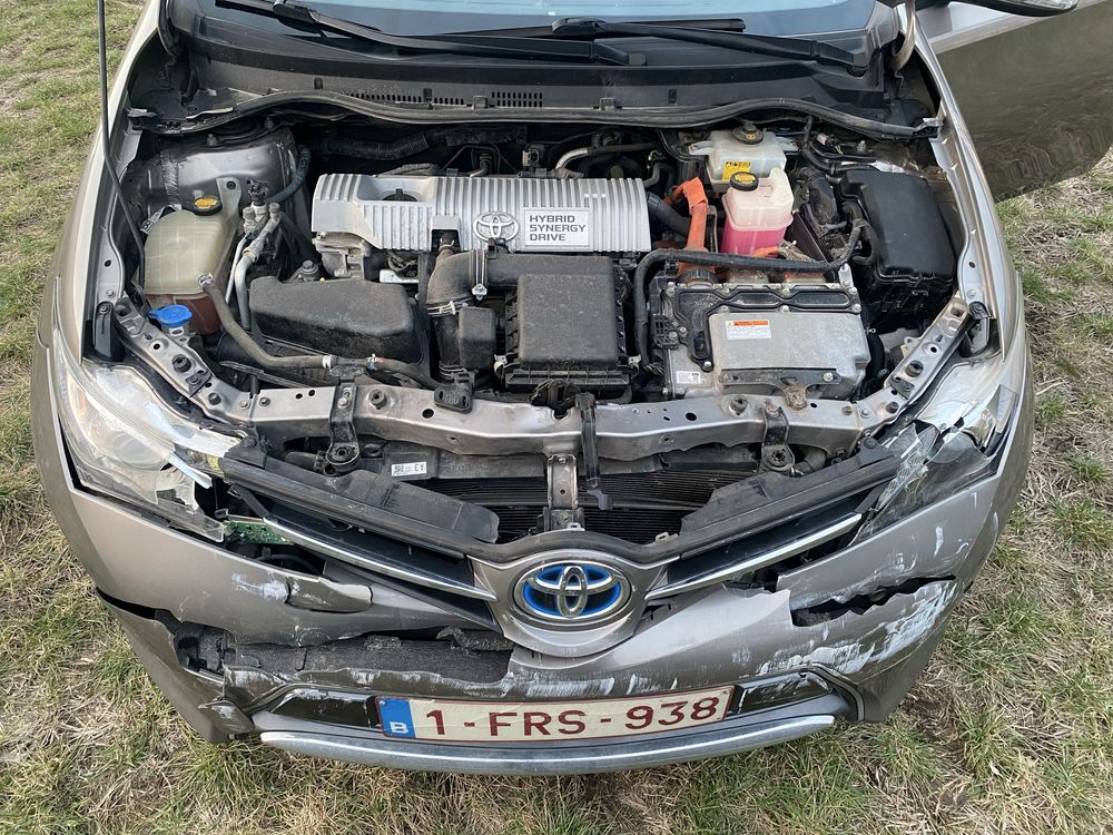 Toyota Auris 1.8 hybrid / avariat / 160.000km