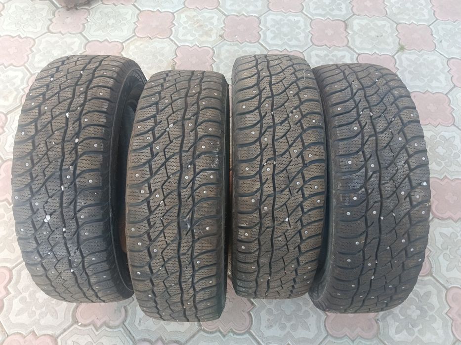 Резина  зимняя шипованная